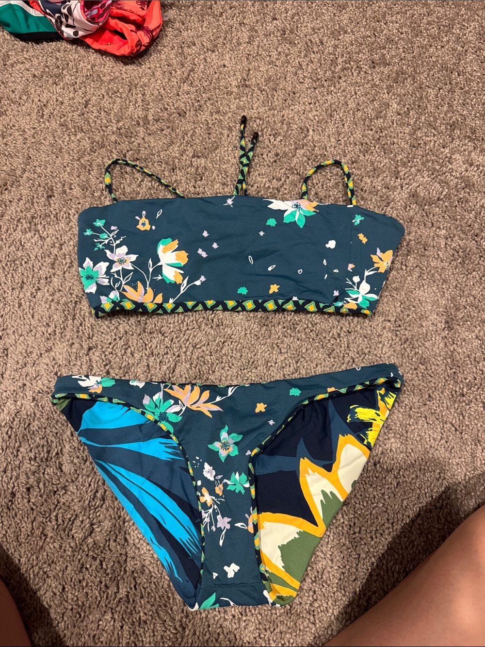 Green Patterned Two-Piece Bikini Set - Picture 2 of 3